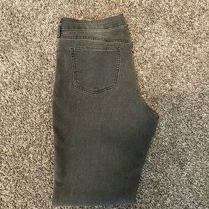 Old Navy Women's Charcoal Skinny Jeans